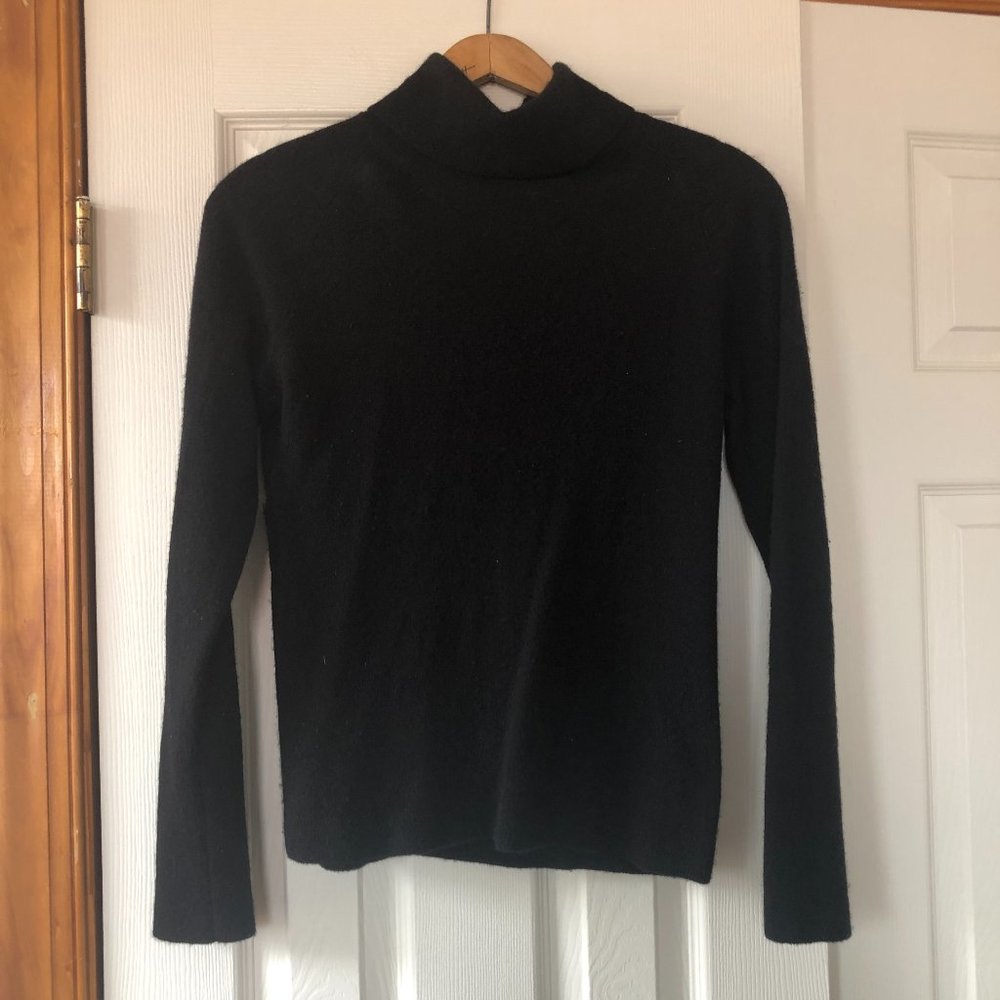 100% Cashmere Turtle Neck Sweater